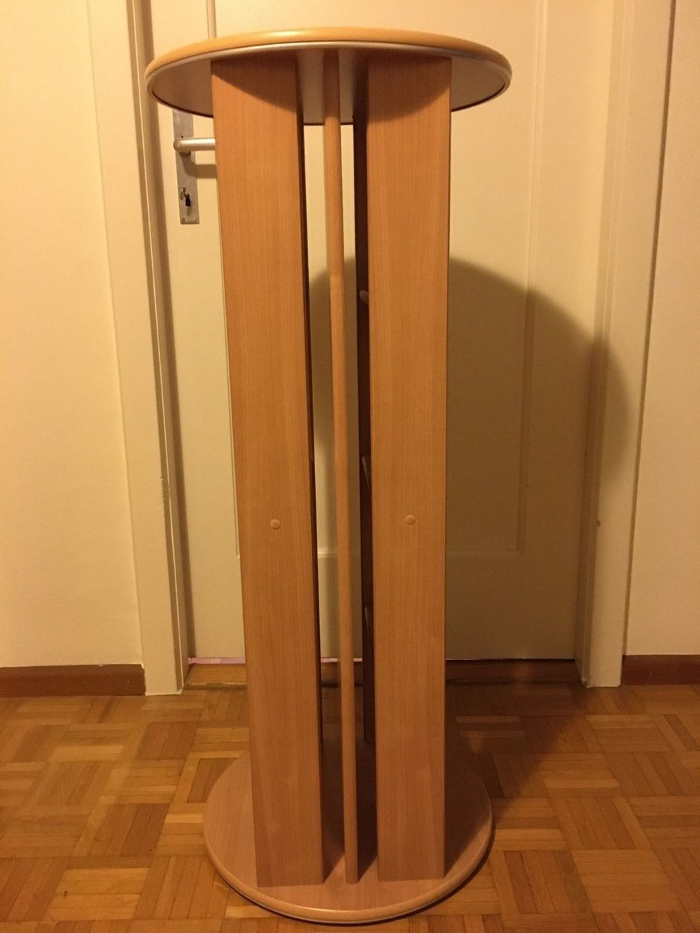 Scaffali: Etagère rotative – Usato da La Tour-de-Peilz venduto da Halltal 2