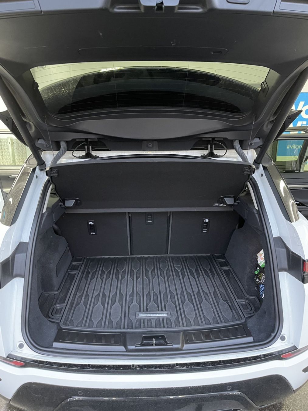 Land Rover Automobili: Range Rover Evoque D150 AWD Mildhybrid Diesel 2019 – Usato da Regensdorf venduto da DjordjoP 7