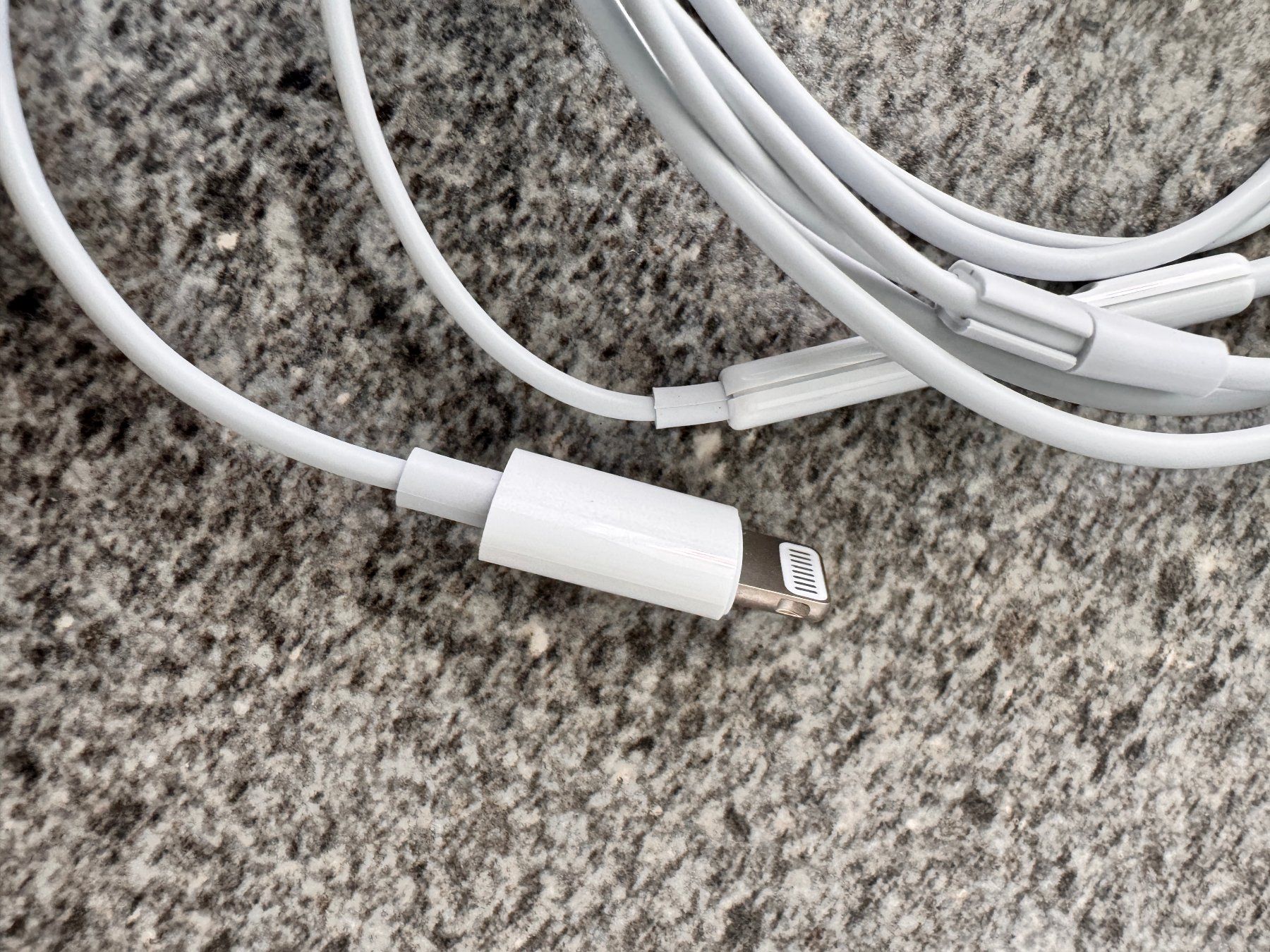 Apple Casques audio: Apple - Earpods Lightning – D'occasion à Basel par szbdsfrjs 3