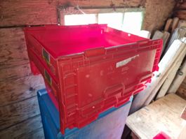 Rote Lagerboxen / Stapelboxen