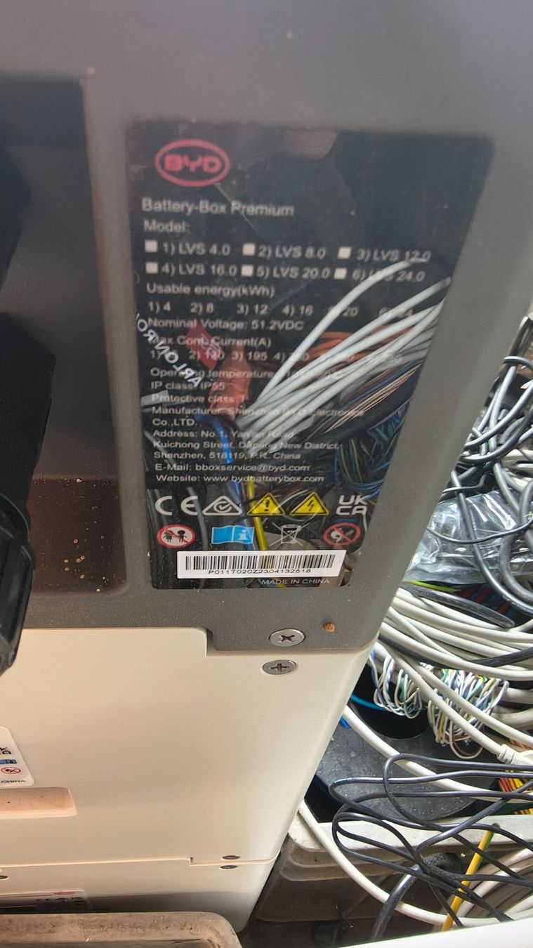 BYD Dispositivi a energia solare: BYD Battery-Box Premium LVS mit 2x 4KWh Speichermodule – Usato da Dottikon venduto da Cometpython 3