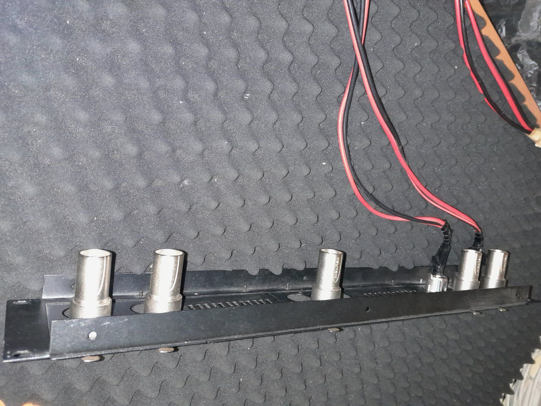 Fixations: 19" Rack 2HE Professionelles Audio-Patchpanel - ! – D'occasion à Steffisburg par FutureOne 3