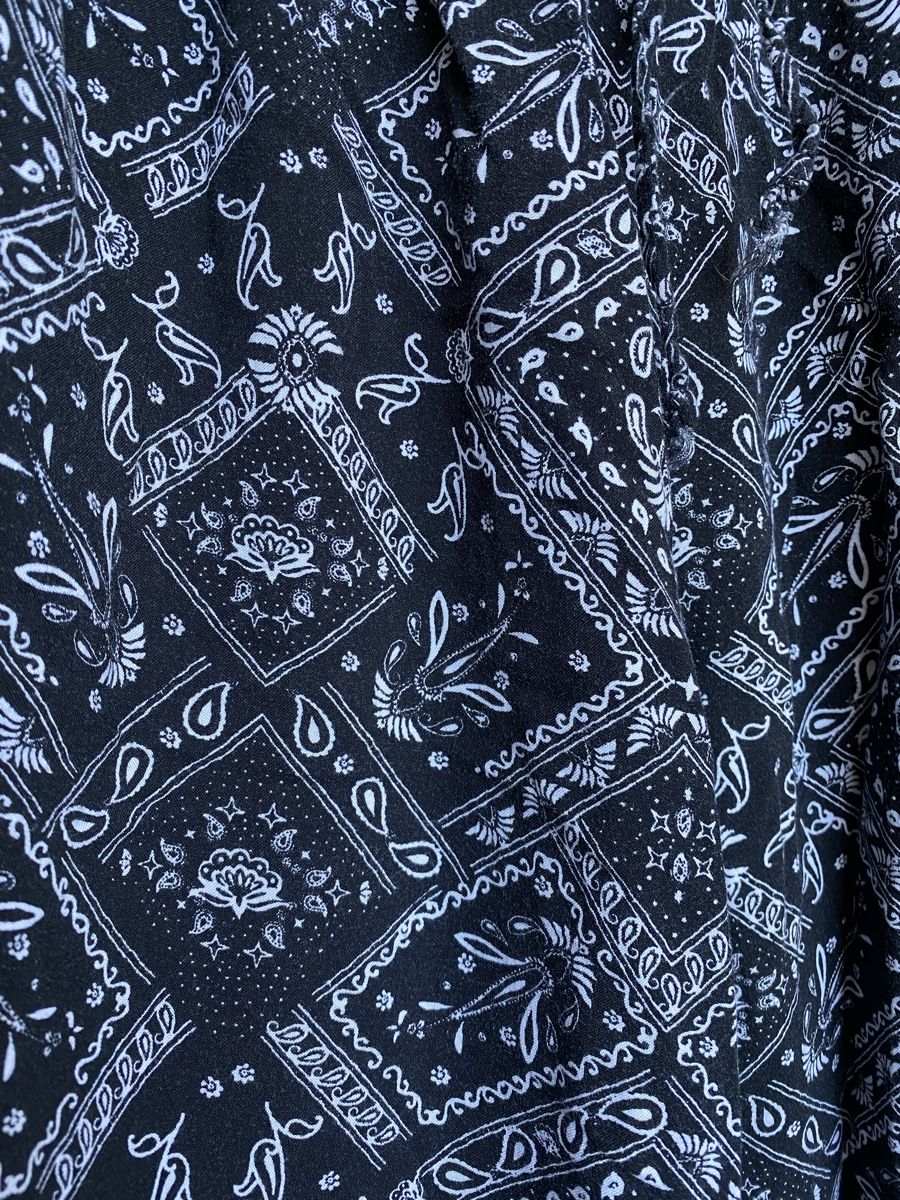 H&M Pantaloni: Pantalon léger noir et blanc H&M Divided – Usato da Mathod venduto da Alice977 2