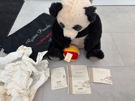 Steiff Limitierte Auflage: Riesenpanda mit Ball - 18in