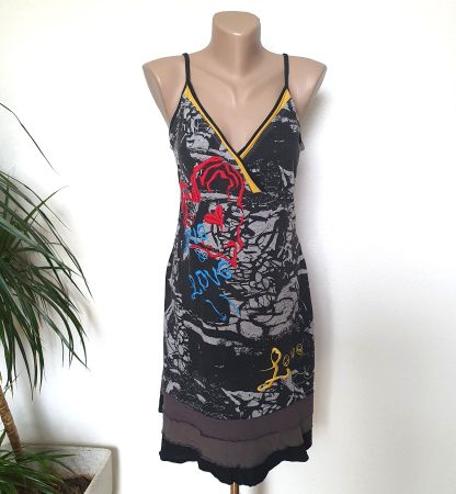 Robe avec motifs brodés – LOVE & LOVE – Taille M