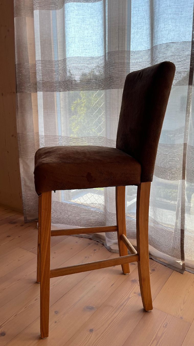 Jysk Set de table et chaises: JYSK HAGE Bartisch aus Eiche mit 4 Barstühlen – D'occasion à Winterthur par mtorte 1