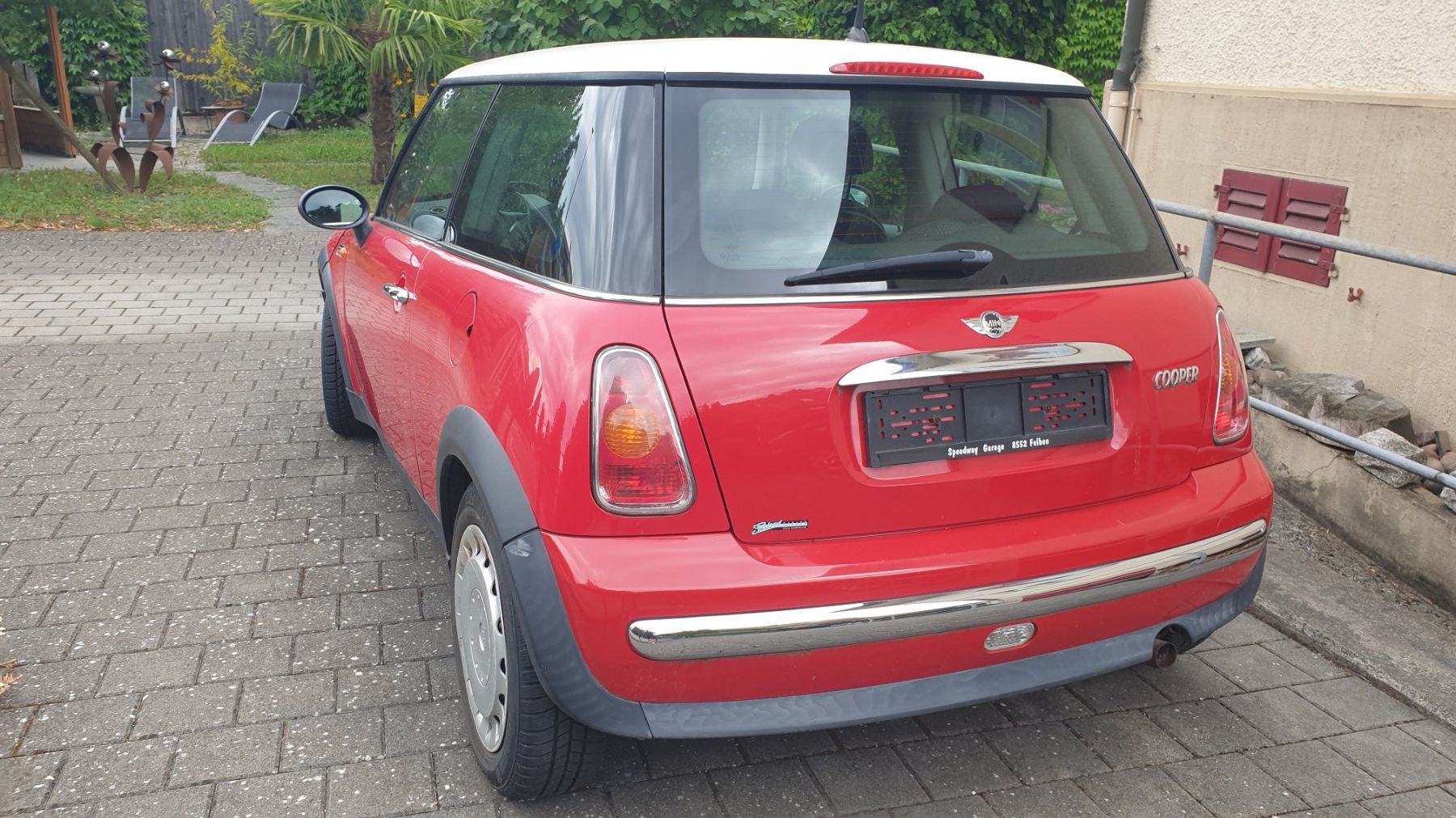 Mini Automobili: Mini Cooper  1600  Rot/Weiss – Usato da Müllheim Dorf venduto da Linus18 3