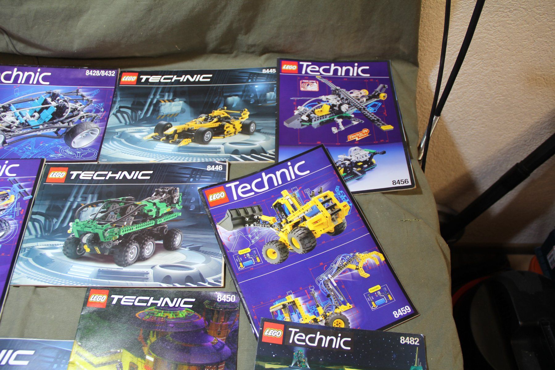 Technics Kit di costruzioni: LEGO Technic Anleitungen 1990 - 2000, 19 Stk – Usato da Belp venduto da Tomsek 4
