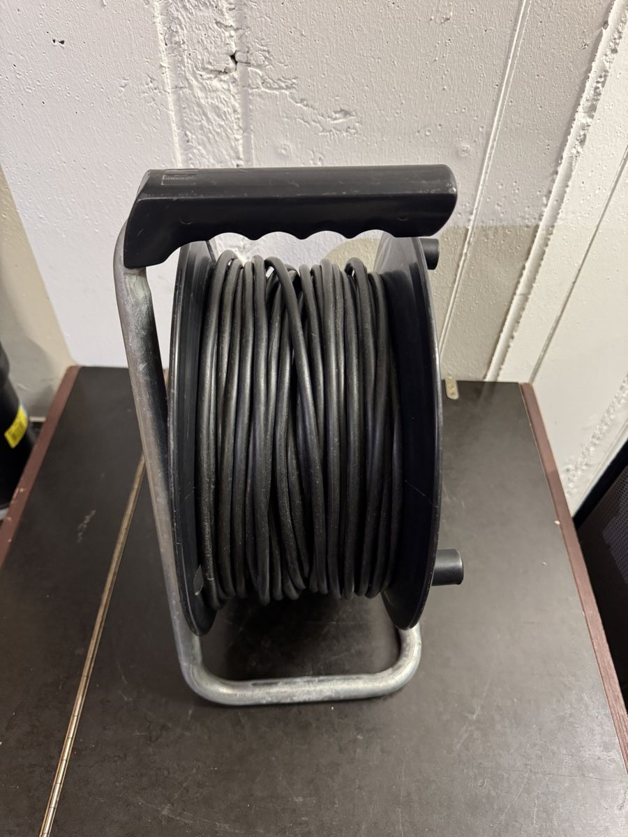 Neutrik Cavi: NEUTRIK Kabelrolle mit 40M Instrumentenkabel !!!! – Usato da Seewen SZ venduto da QM.03 2