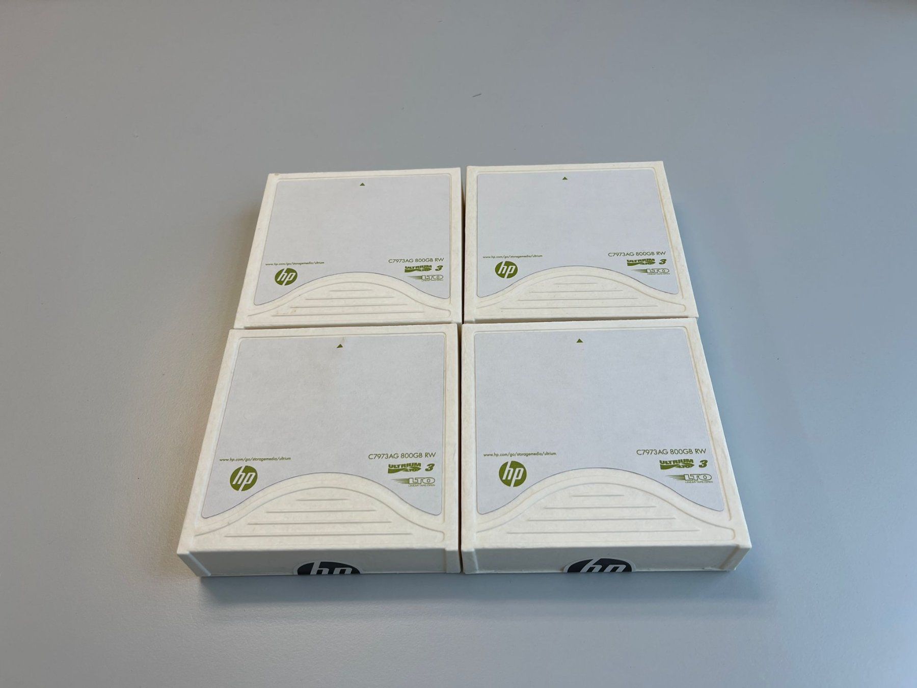 Hewlett Packard Dischi rigidi: 4x HP LTO Ultrium Eco Case Cartridges – Usato da Büron venduto da Restposte 2