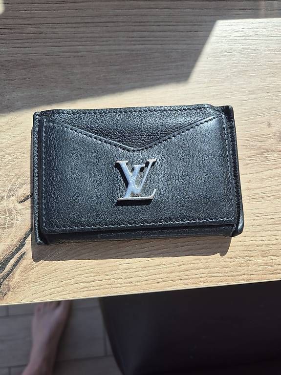 Portafogli: Porte cartes Louis Vuitton – Usato da Arzier-Le Muids venduto da stephane090