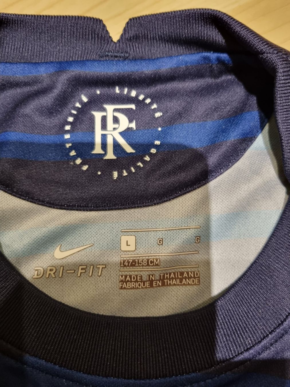 Nike Leibchen & Hosen: Nike Frankreich Trikot und Trainer – Gebraucht aus Würenlos von Nigginiggi 5