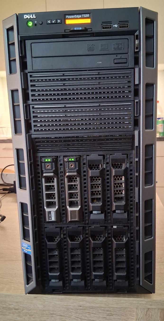 Dell Server: Dell PowerEdge T320 Server mit Windows Server Key – Gebraucht aus innertkirchen von gold242