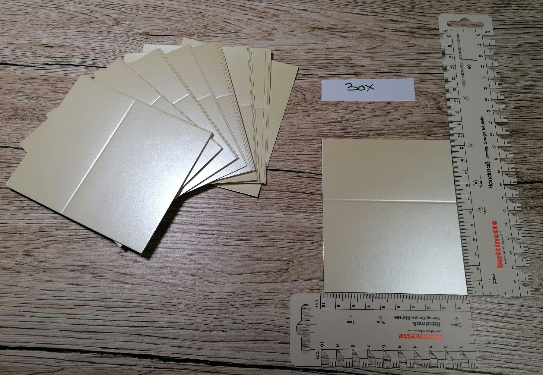 Cartoline: 30 Exklusive mini Karten/Klappkarten, Crème – Nuovo (secondo la descrizione) da Zollikofen venduto da Blackie