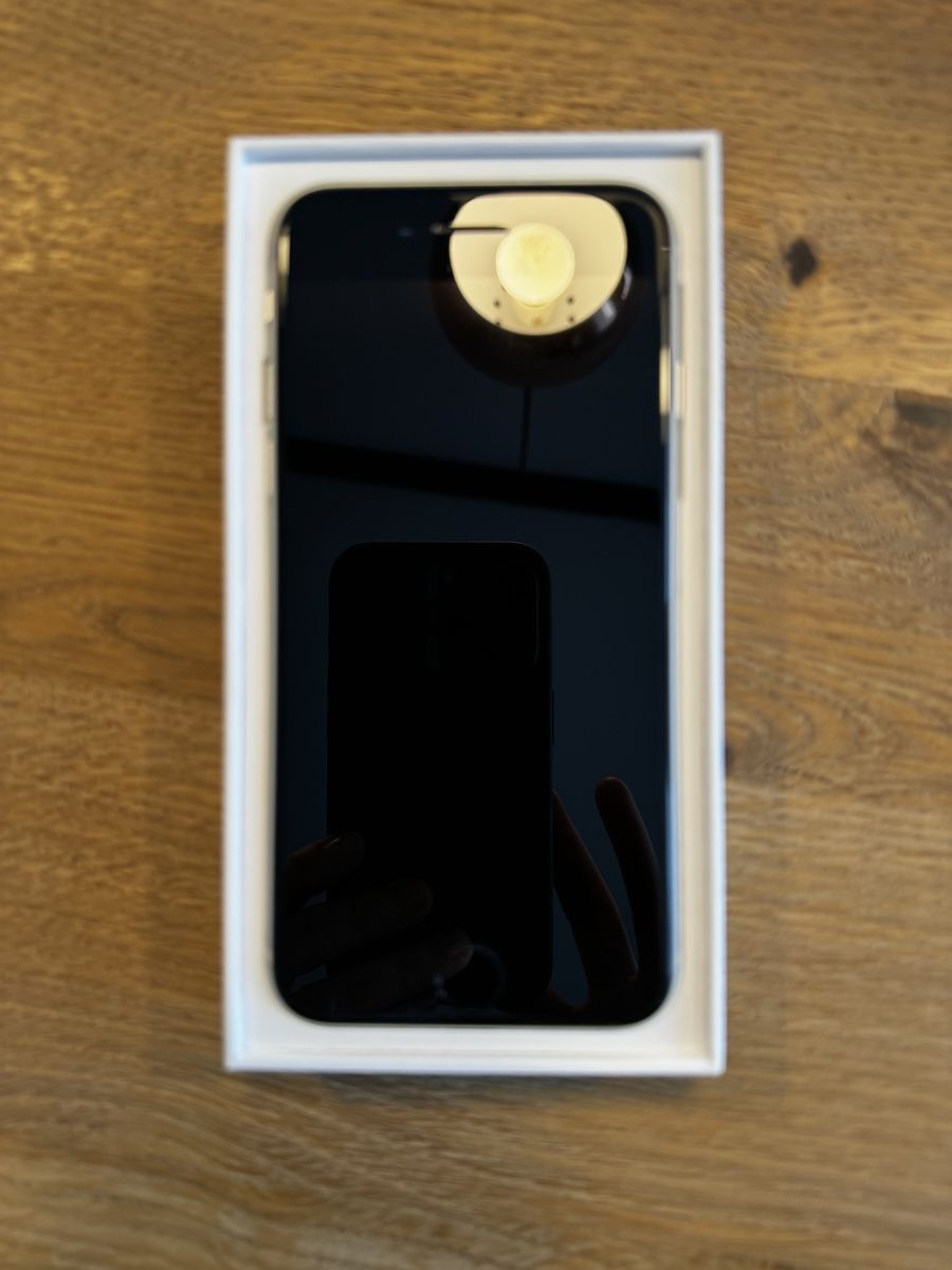 Apple Handys / Smartphones: Iphone SE 2022, 64 GB Polarweiss – Gebraucht aus Niederhasli von  1