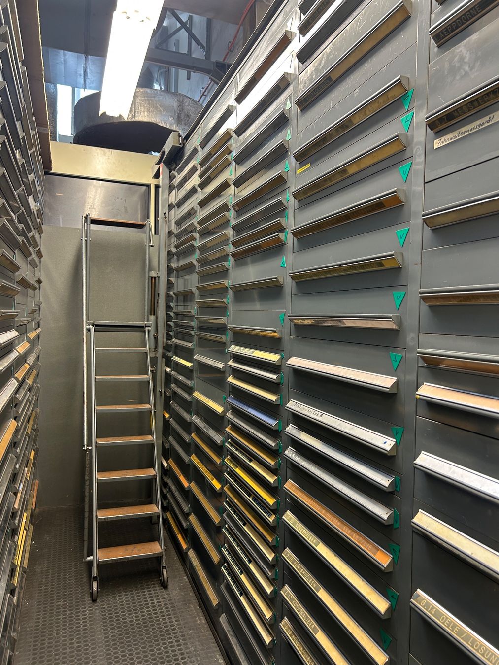 Vidmar Étagères: Schubladenwand Schwerlast VIDMAR 2x – D'occasion à Rothenfluh par BitterlinPartner 8