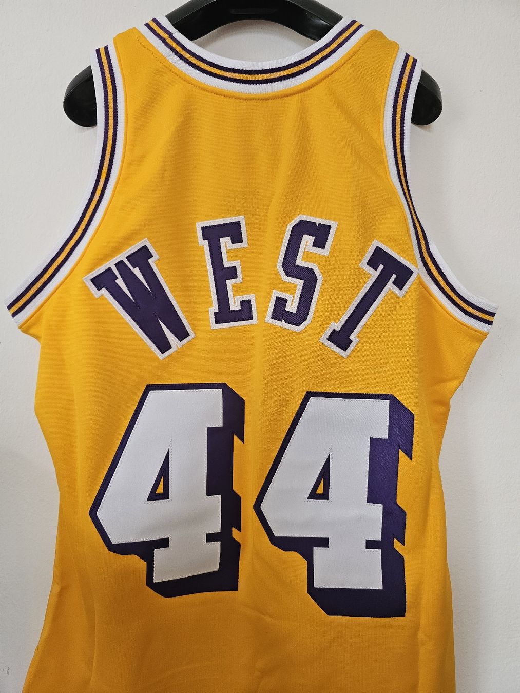 Mitchell & Ness Canottiere & Pantaloni: 100% AUTHENTIC MITCHELL & NESS 71/72 JERRY WEST LOS ANGELES – Nuovo e nell'imballaggio originale da Lugano venduto da FernandoDC 3