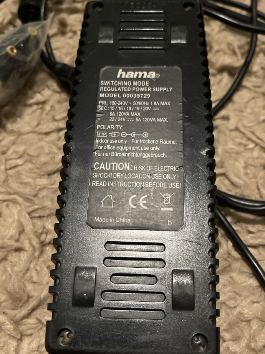 Hama Caricabatterie: Hama Universal-Netzteil 3-12V, 300mA + Stecker-Set – Usato da Unterkulm venduto da AnoliOccasion 3
