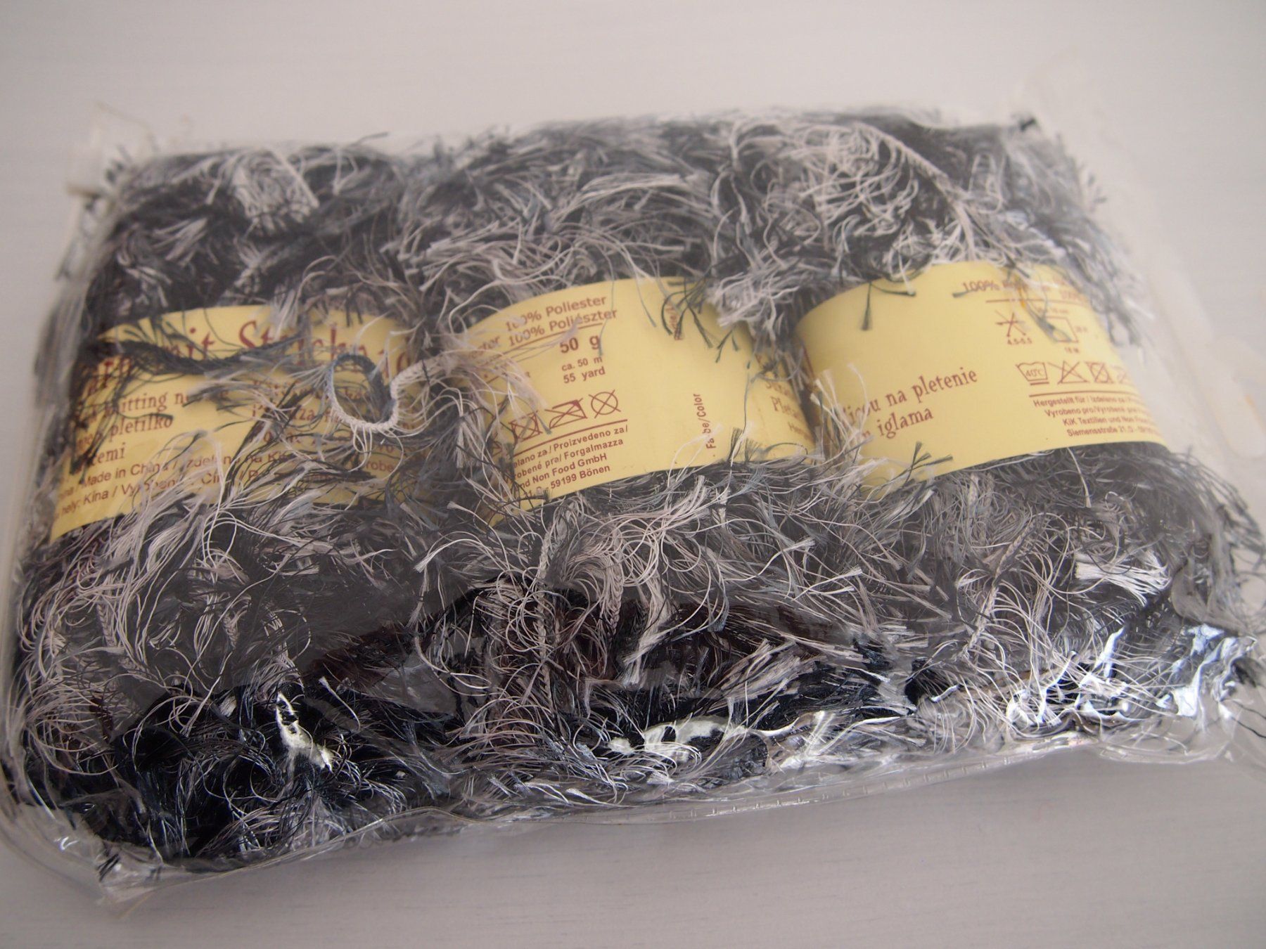 Wolle: Effektstrickgarn 3 x 50 g - schwarz/weiß – Neu und originalverpackt aus Aarburg von i_c6r8