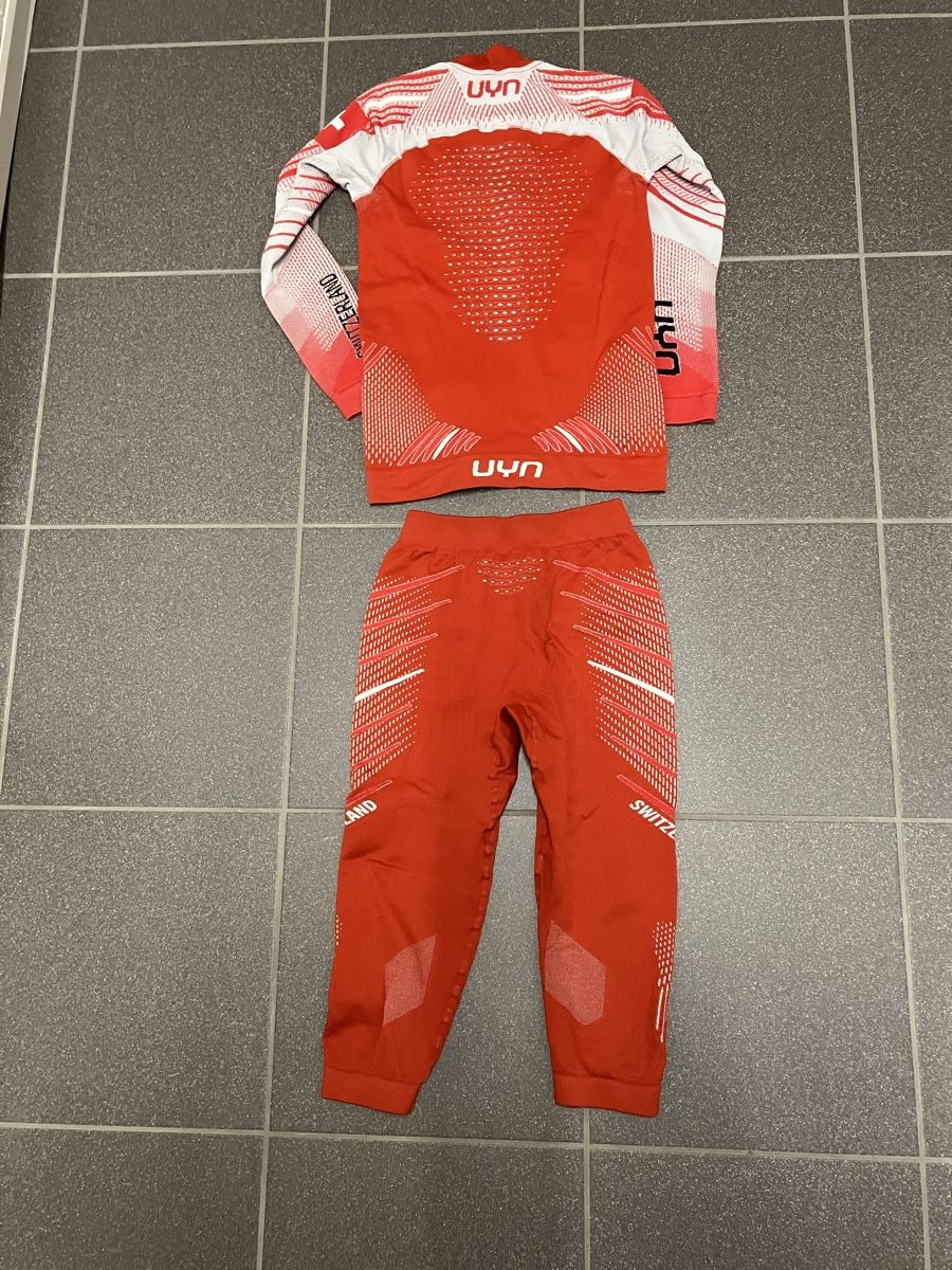 UYN Sous-vêtements: Skiunterwäsche UYN junior – D'occasion à Bever par dvojca 1