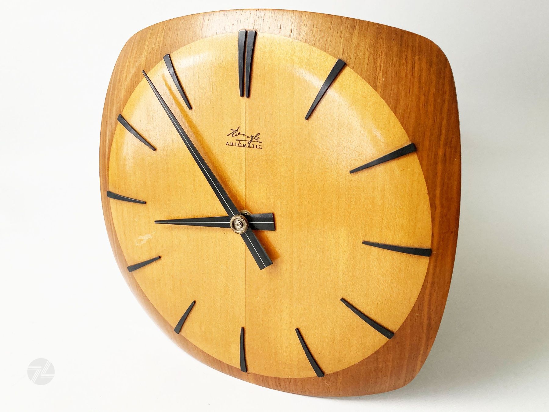 Kienzle Orologi da terra & Orologi da parete: Kienzle Automatic Wanduhr Formholz Midcentury Modern Design – Usato da Wetzikon ZH venduto da cyan74
