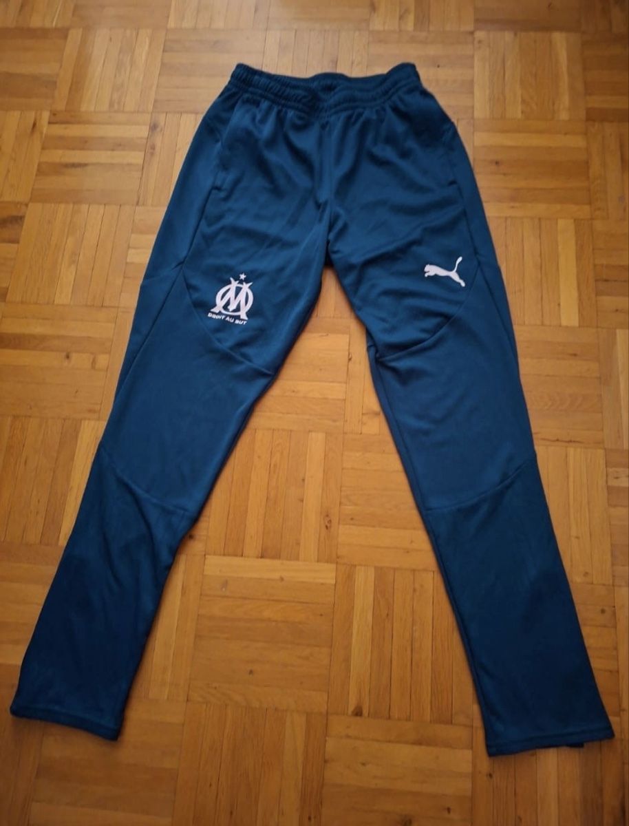 Puma Pantaloni: Puma Trainingshose OM – Usato da Wetzikon ZH venduto da eli_kg9j