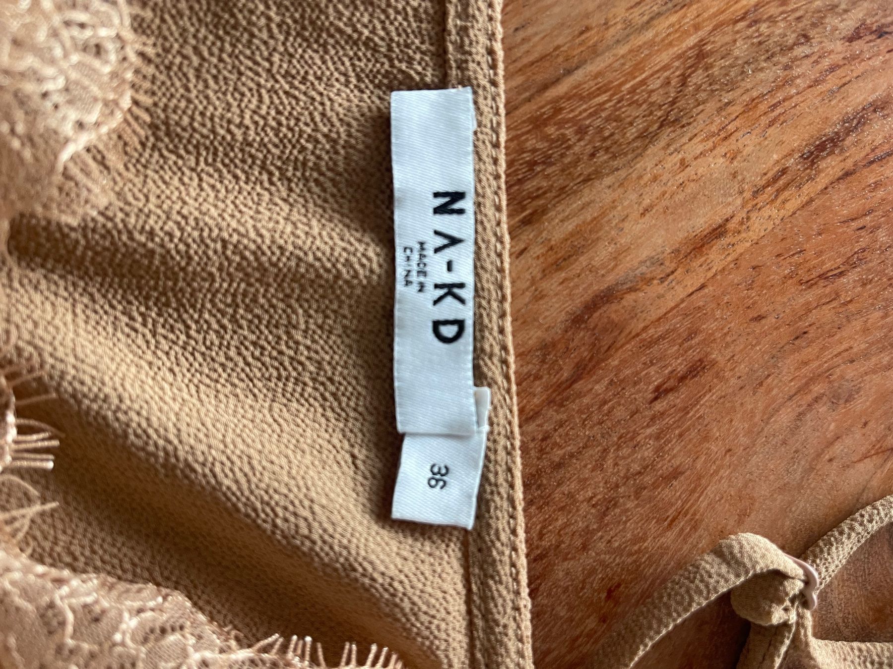Na-kd Top: NA-KD Tank-Top mit Spitze, Gr. 36, hellbraun – Usato da Wangen b. Olten venduto da VeraHa 1