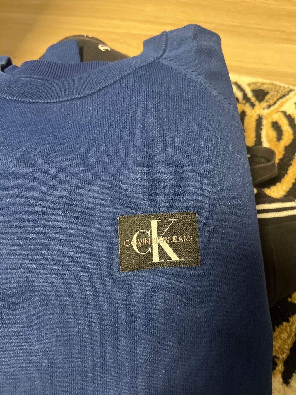 Calvin Klein Pullover & Sweatshirts: Sweatshirt bleu Calvin Klein L – Gebraucht aus Epalinges von nsh_t58w 4