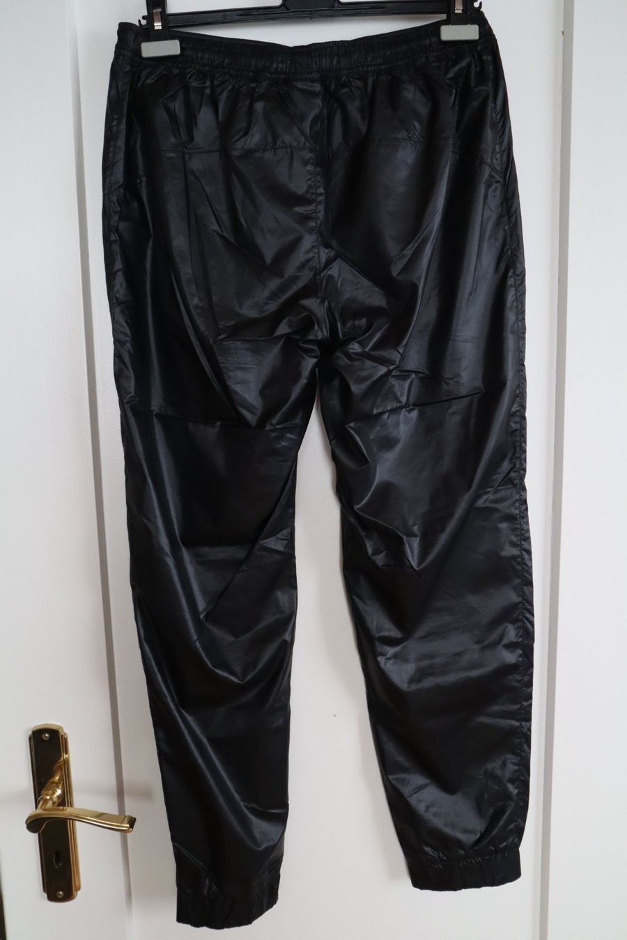 Nike Hosen: Trainerhose / Homewear, Nike, Gr. M, schwarz – Neu (gemäss Beschreibung) aus Wattwil von diamant1 2