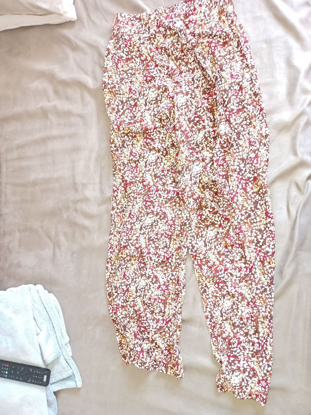 S.Oliver Pantaloni: pantalon été S.oliver 34 – Usato da Servion venduto da josephine22
