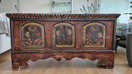 Antike Truhe aus dem Jahr 1774, L=150cm H=78cm B=55cm