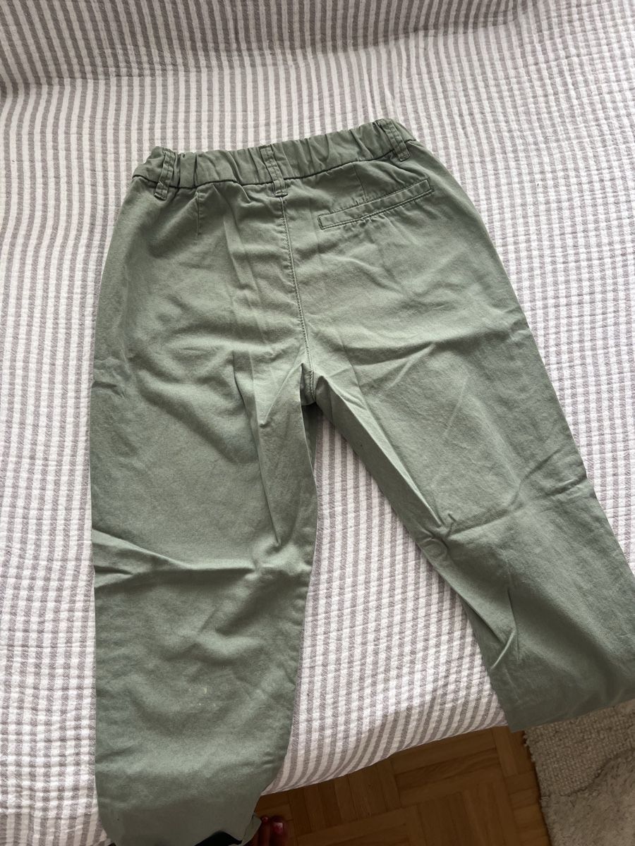 H&M Pantaloni: H&M HOSE GRÜN GR 128 – Usato da Basel venduto da theo-g77 3