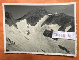 1934 Säntis, Gasthaus und Wetterwarte mit großem Schnee.