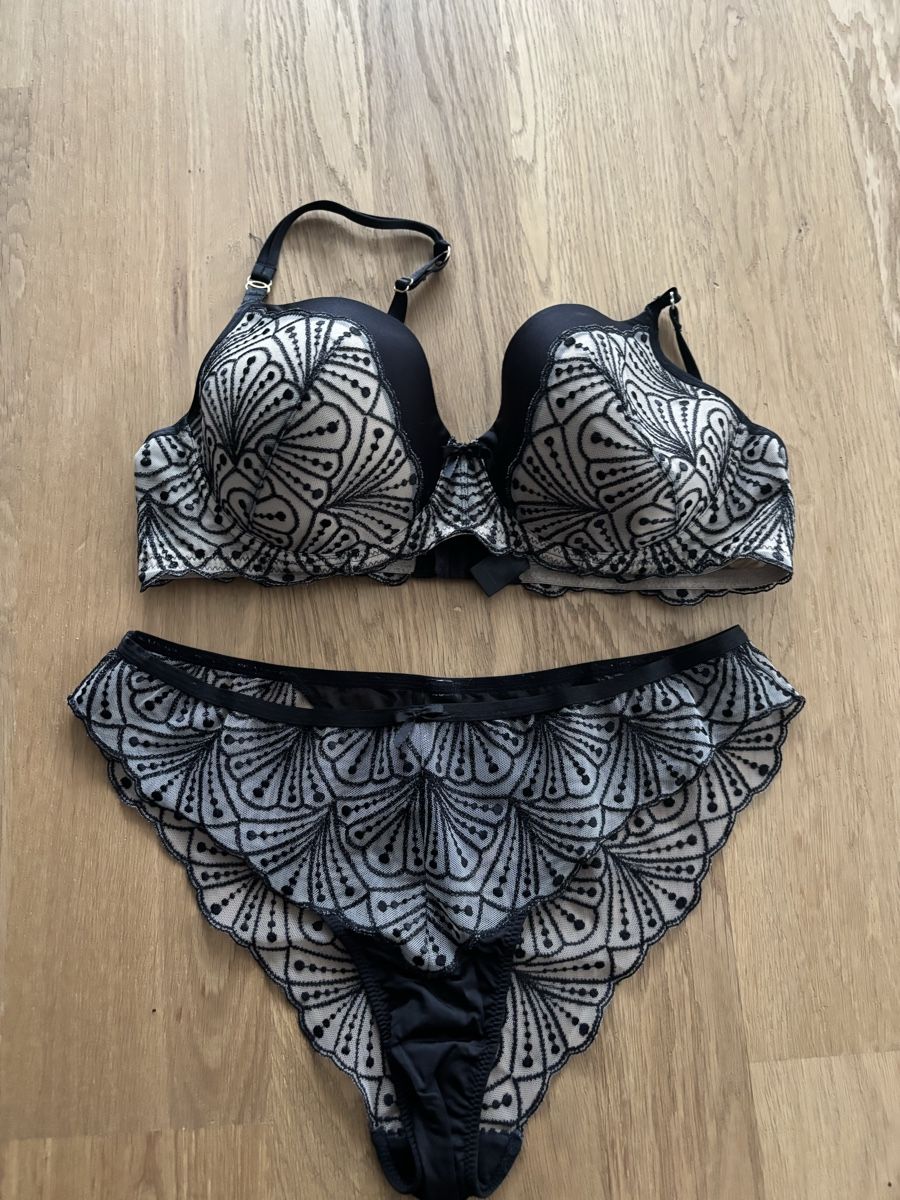 Beldona Altra biancheria intima: BH Beldona C 80/85 / Slip 40/42 – Usato da Luzern venduto da sumsili