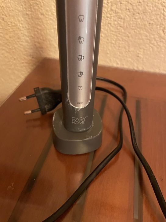 Zahnpflege: Elektrische Zahnbürste Easy home – Gebraucht aus Bergdietikon von antovale 1