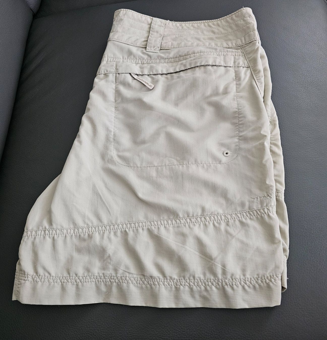 Columbia Pantaloni: *COLUMBIA TITANIUM* Damen Schorts gr.14 – Usato da Bronschhofen venduto da Xena37 4