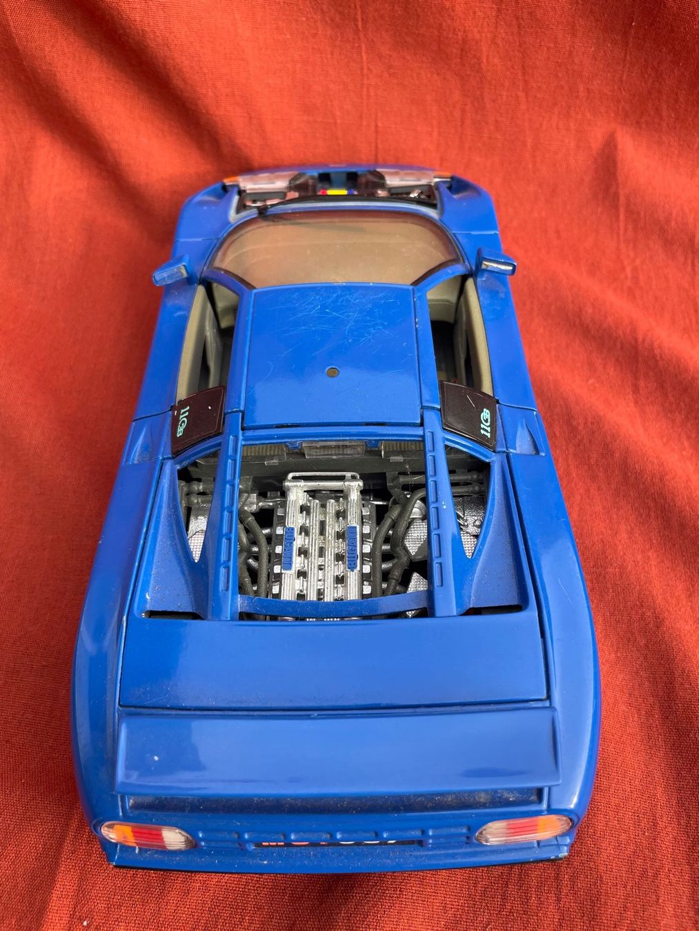 Bugatti Modellautos: Modellauto Bugatti EB110 blau Massstab 1:18 gebraucht – Gebraucht aus Luzern von nilabintang 3