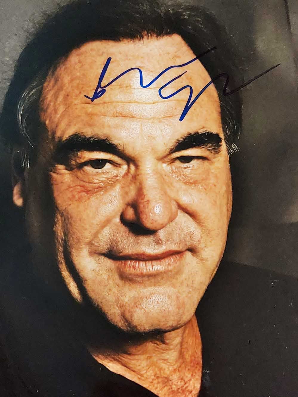 Autografi: Oliver Stone - Original Autogramm auf Foto – Usato da Kaisten venduto da Simpsons4