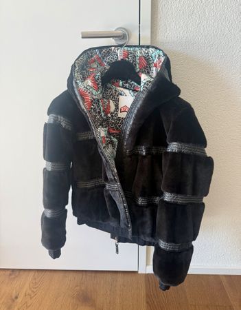 Jet Set Jacke mit Kapuze schwarz, 2x getragen