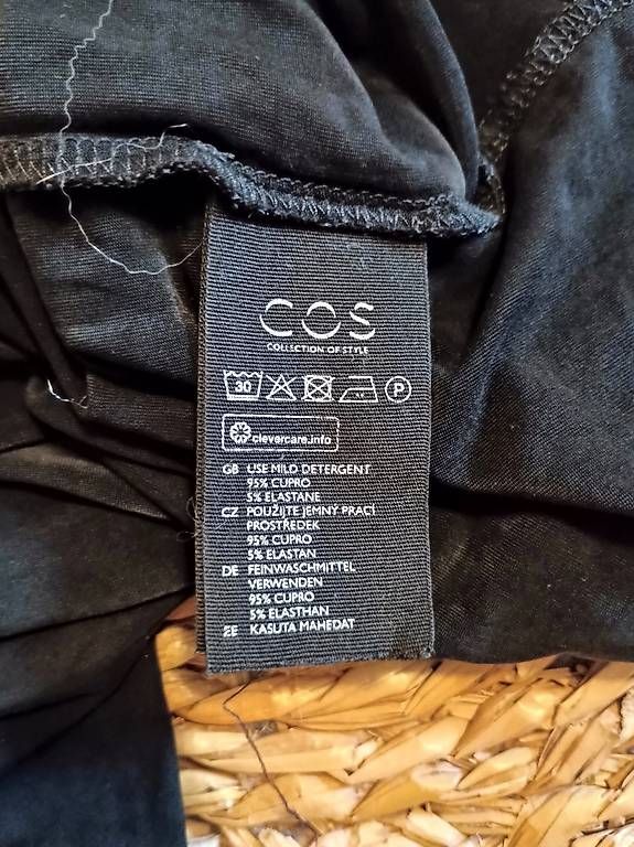 Cos Maglioni & Felpe: Rollkragenpulli von Cos aus Cupro – Usato da Zürich venduto da Melianea 2