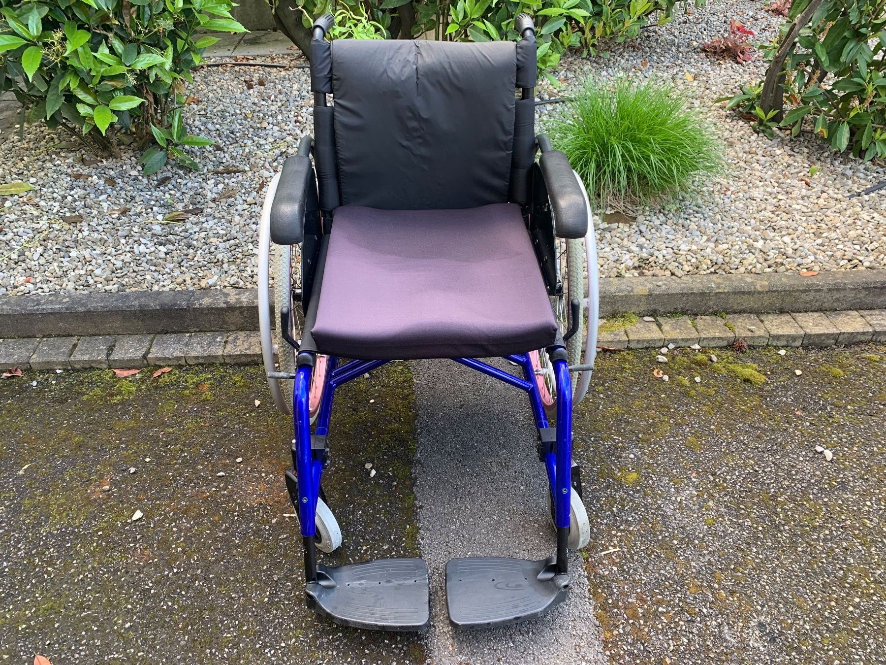Rollstühle: Fauteuil roulant pliable, parfait état. – Gebraucht aus Vessy von Panpan2