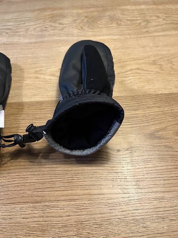 Kinderhandschuhe: Neue Fausthandschuhe N46 – Gebraucht aus Rifferswil von Dua 2