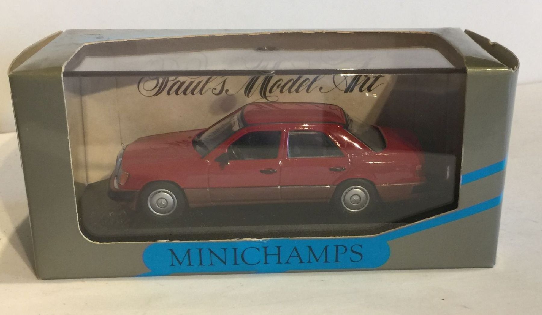 Minichamps Modellautos: MINICHAMPS  Mercedes-Benz 200D – Gebraucht aus Sonceboz-Sombeval von Decolove