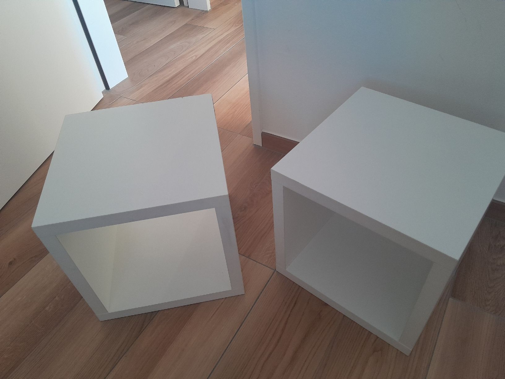 Scaffali: 2x weisse Wurfelregale – Usato da Walde AG venduto da tra_7vrt 1