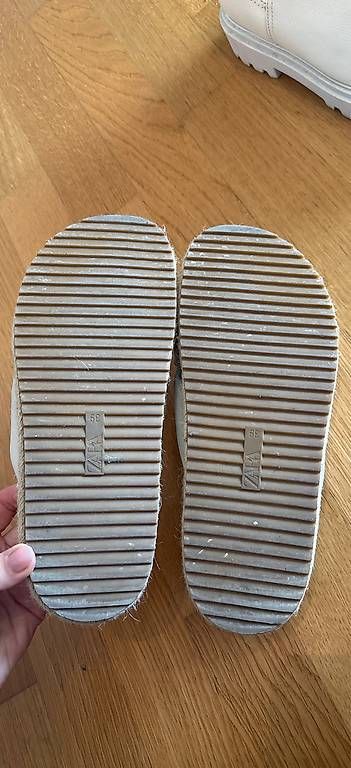 Scarpe da donna: Pantoletten Gr. 39/ Zara – Usato da Langenthal venduto da AliceAmmann 2