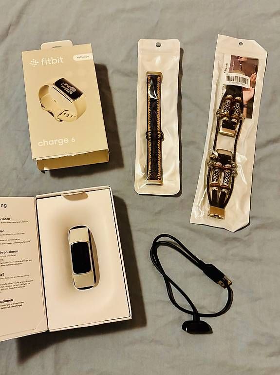Fitbit Smartwatch: Montre connectée Fitbit charge 6 neuve – Neuf avec emballage d'origine à Perroy par barballalla
