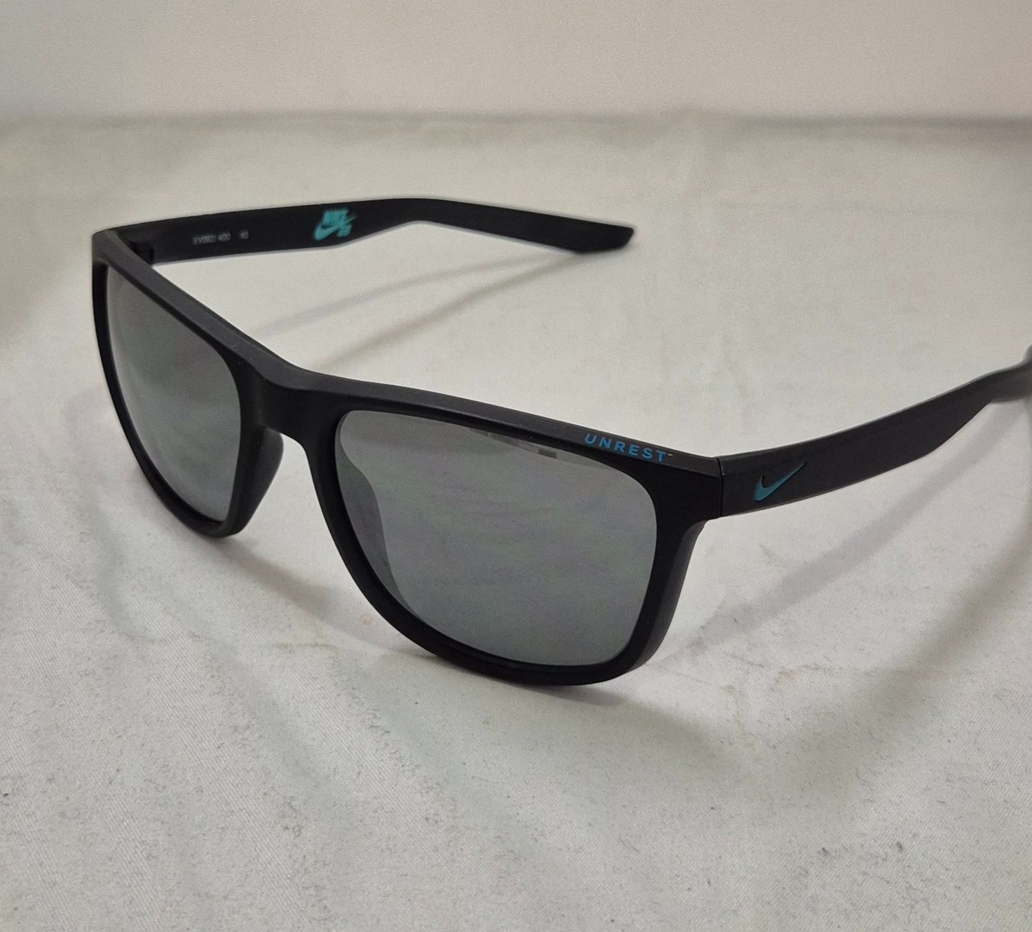 Nike Lunettes & Verres: Sonnenbrille Nike – Neuf (Voir description) à Ebikon par Dan40