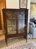 Vitrine ancienne en bois style anglais, 3 étagères dorée
