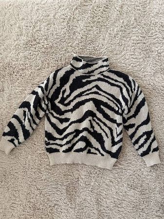 Pullover mit Zebra Design
