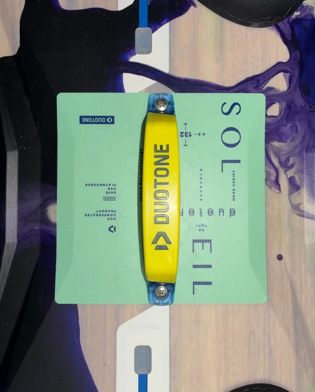 Duotone Kite: Duotone Soleil 2022 - 132X38cm Twintip – Gebraucht aus Rüti ZH von Sli2710 2
